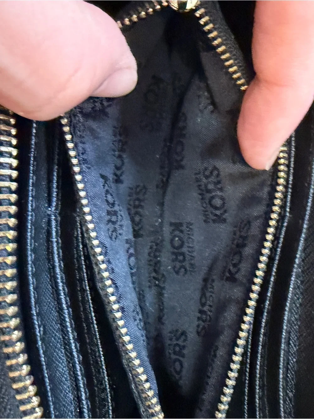 Michael Kors Black Saffiano Leather Jet Set Continental Zip Around Wallet